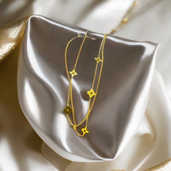 Layered Clover Pendant Necklace