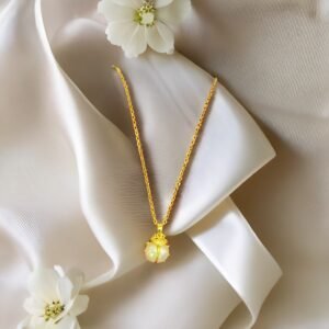 Golden Pearl Pendant Necklace